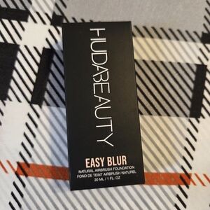 HUDA BEAUTY Easy Blur Foundation (TOFFEE)